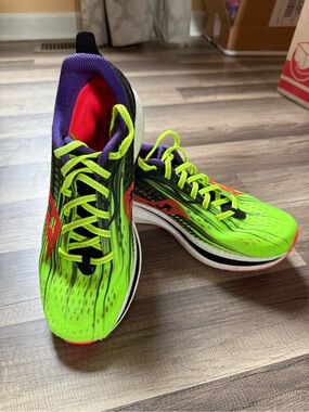 Saucony Endorphin Speed 2 Women's size 10 Running Shoes Sneakers